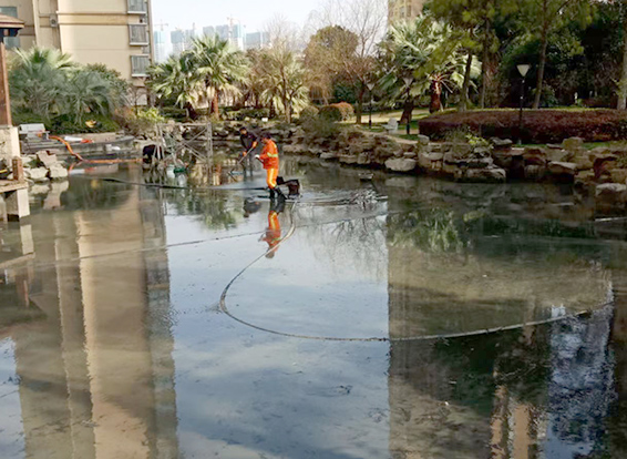 嘉黎景观池淤泥清理