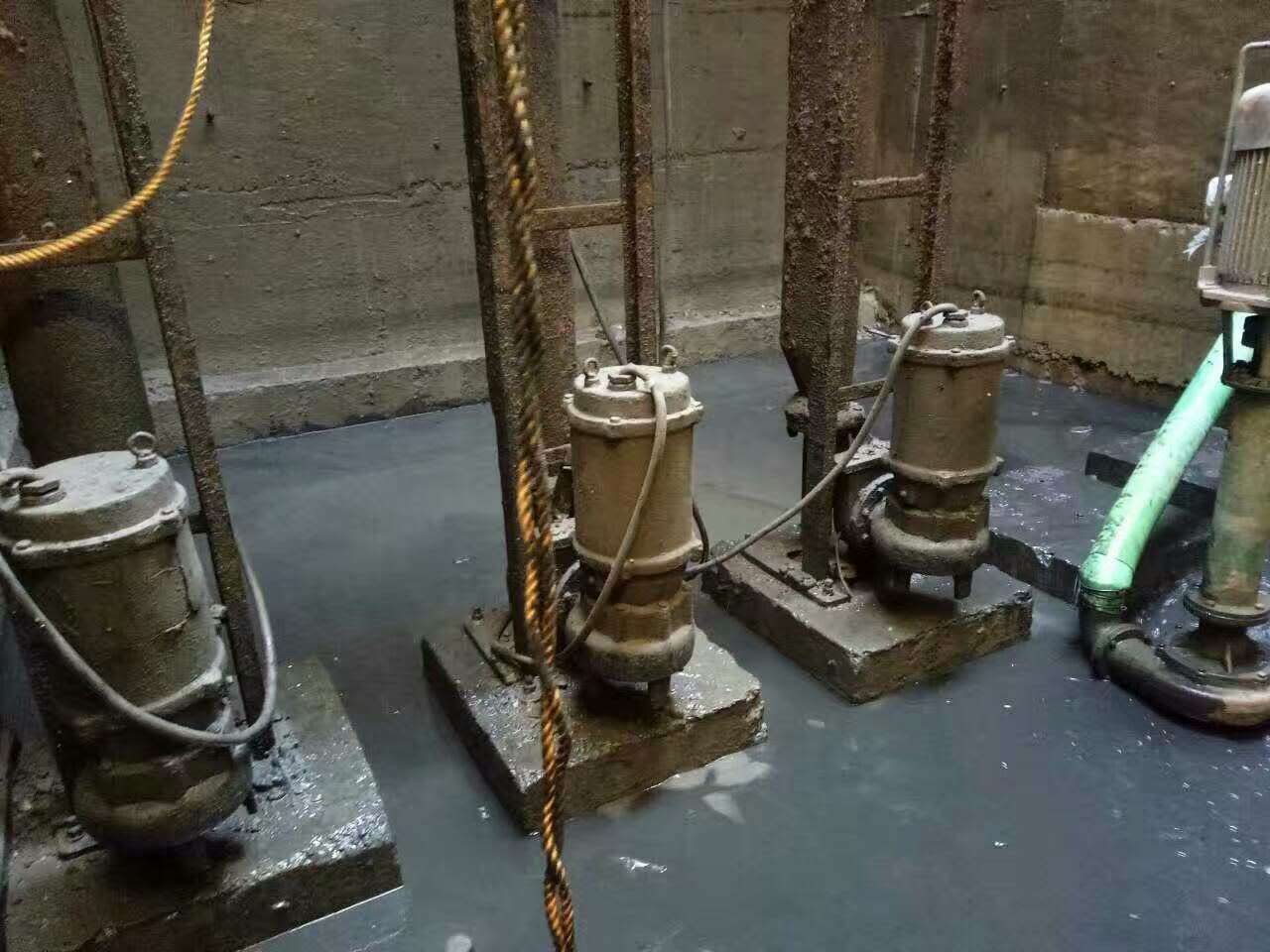 嘉黎污水池清理