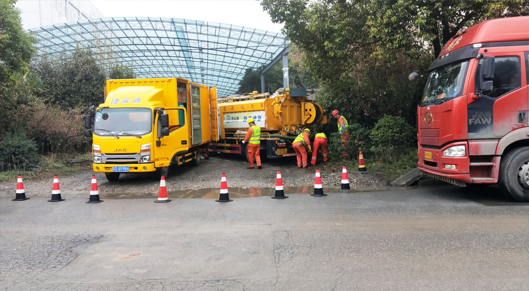 嘉黎成区雨污水管网“四位一体”检测疏通项目